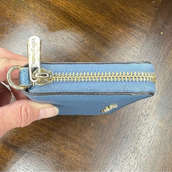 Michael Kors' saffiano leather wallet. Inspirational quote - Picture 10 of 14